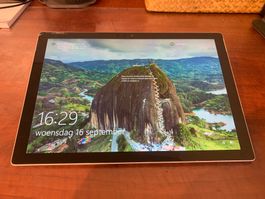 Surface Pro 5 8GB+128GB Silver Defekt