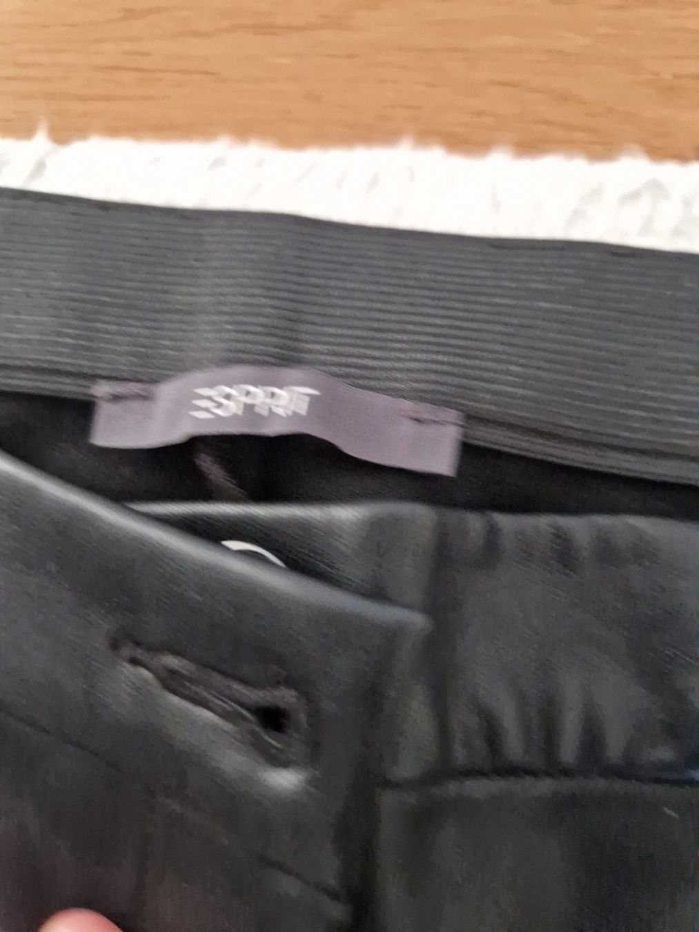 Esprit Pantaloni: Esprit hose Lederoptik Viskose Gr. 40 schwarz – Nuovo (secondo la descrizione) da Erlinsbach SO venduto da ULIKH 3