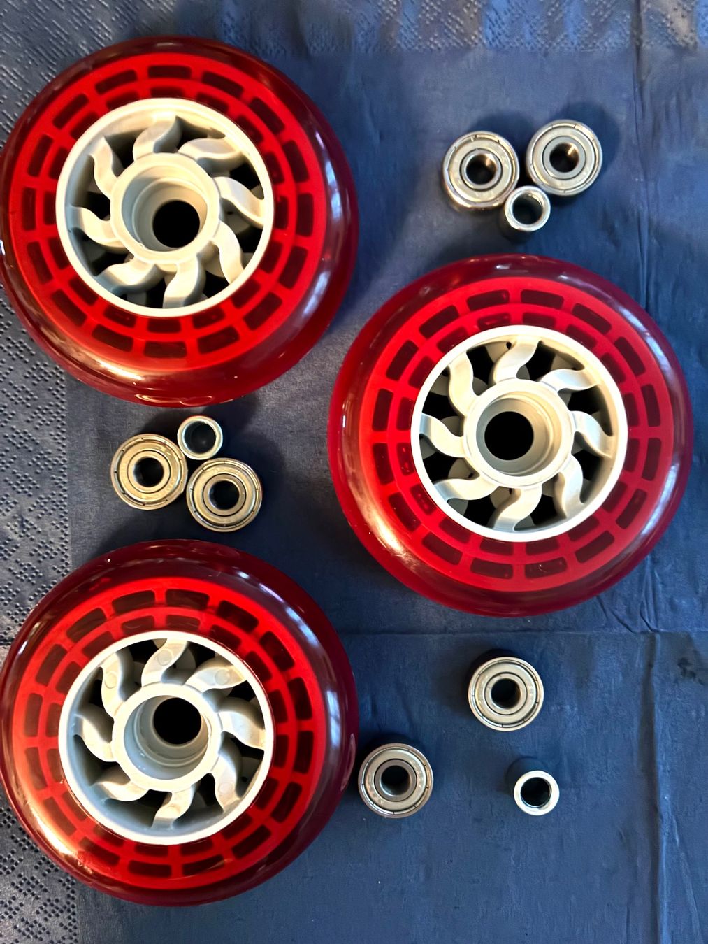 Altro per stoccaggio & trasporto: 3 x Inline Skater Roller Red Bearing Set – Nuovo (secondo la descrizione) da Oberrüti venduto da Jomaru