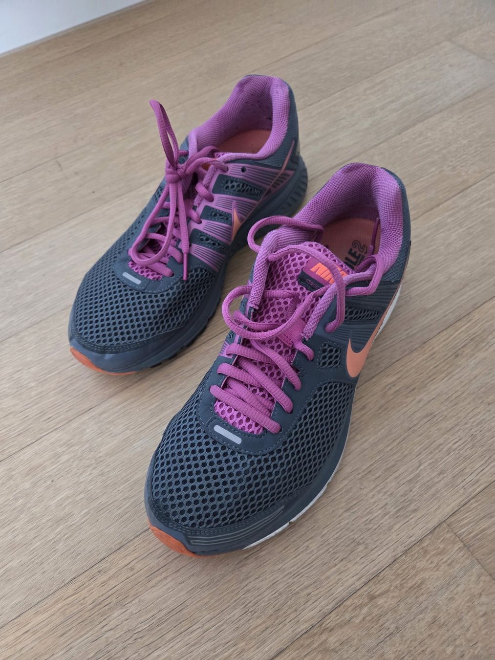 Nike Damenschuhe: Nike Taille 40.5 – Gebraucht aus Carouge GE von Franllo