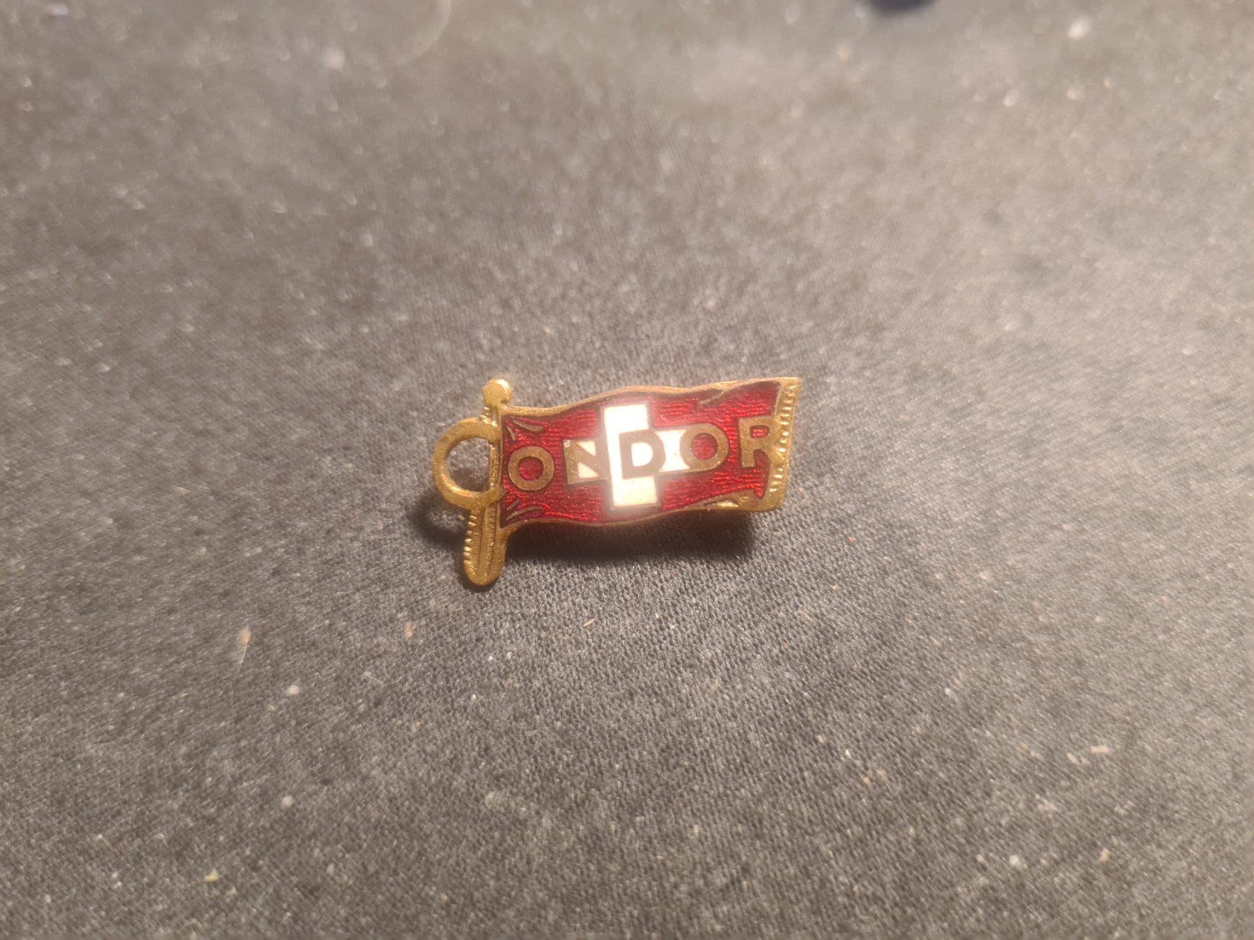 Placchette & Badge: CONDOR  BADGE  VINTAGE  COLLECTION – Usato da Bellevue venduto da BURGOLMANIA