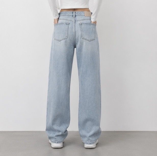 Jeans: Hellblaue Baggy Jeans Damen – D'occasion à La Punt Chamues-ch par yara.mueller 3