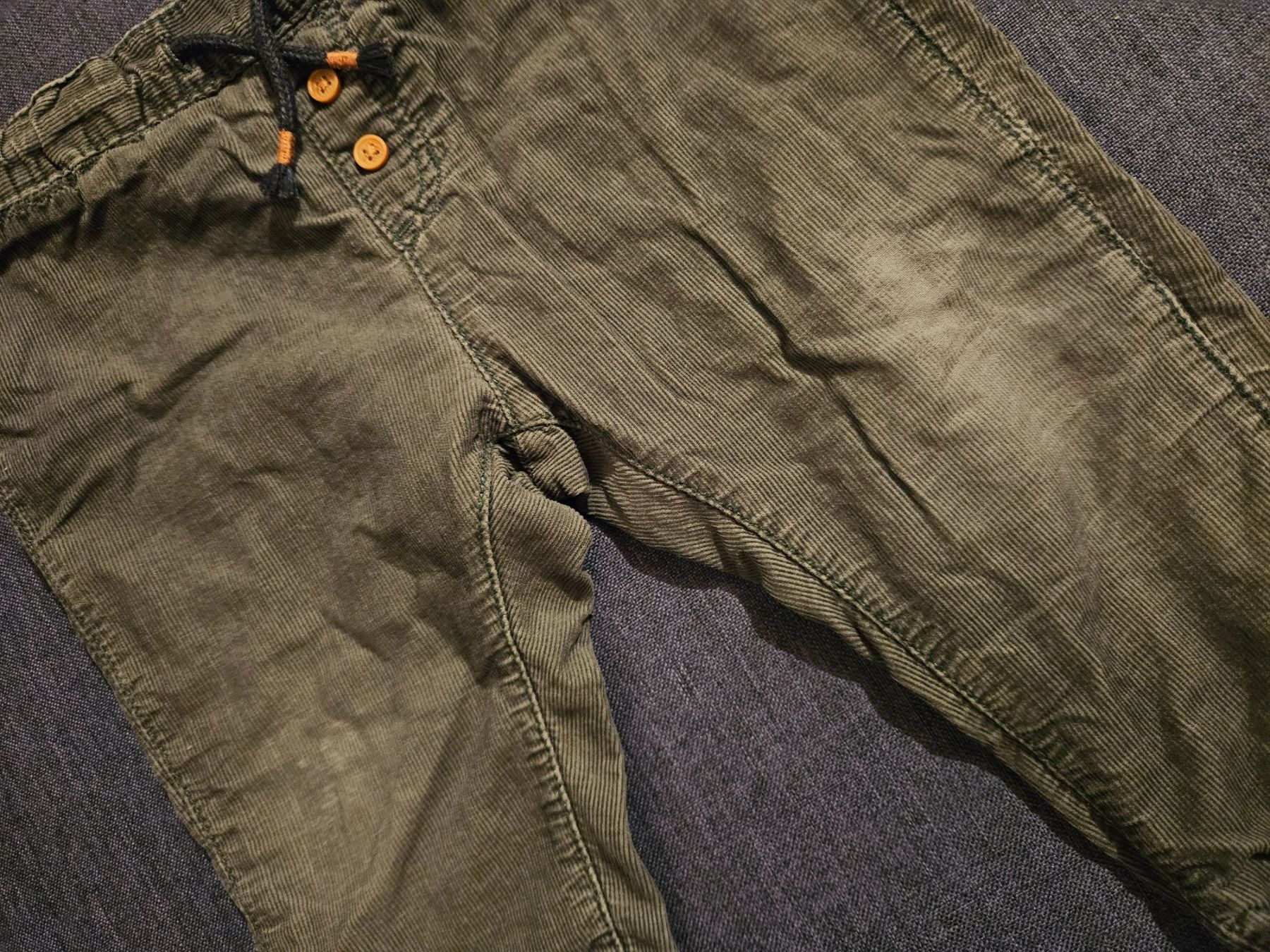 H&M Pantalons: Cordhose Gr. 80 – D'occasion à Worb par jun_fj8w 1