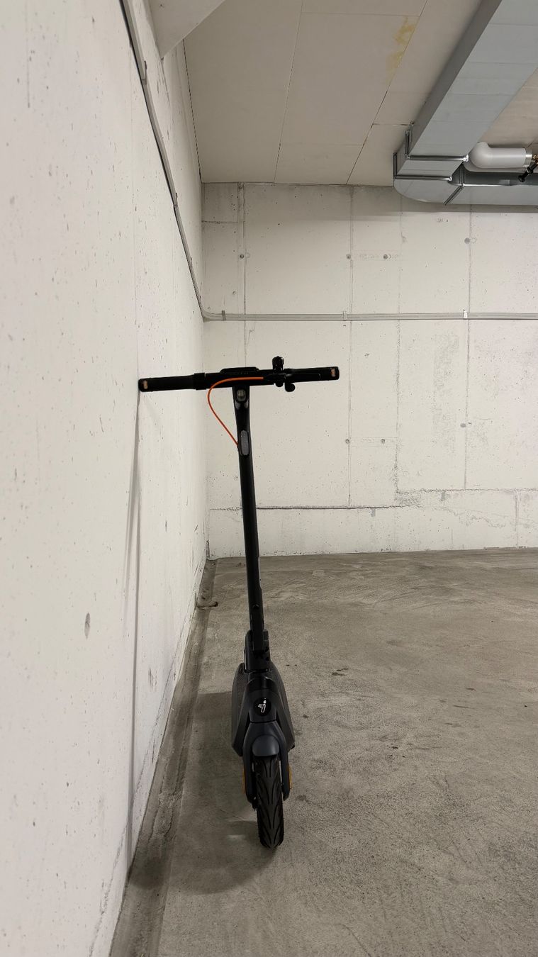 Scooters: Ninebot by Segway E2 Pro D KickScooter – Gebraucht aus Embrach von Castafior0 4