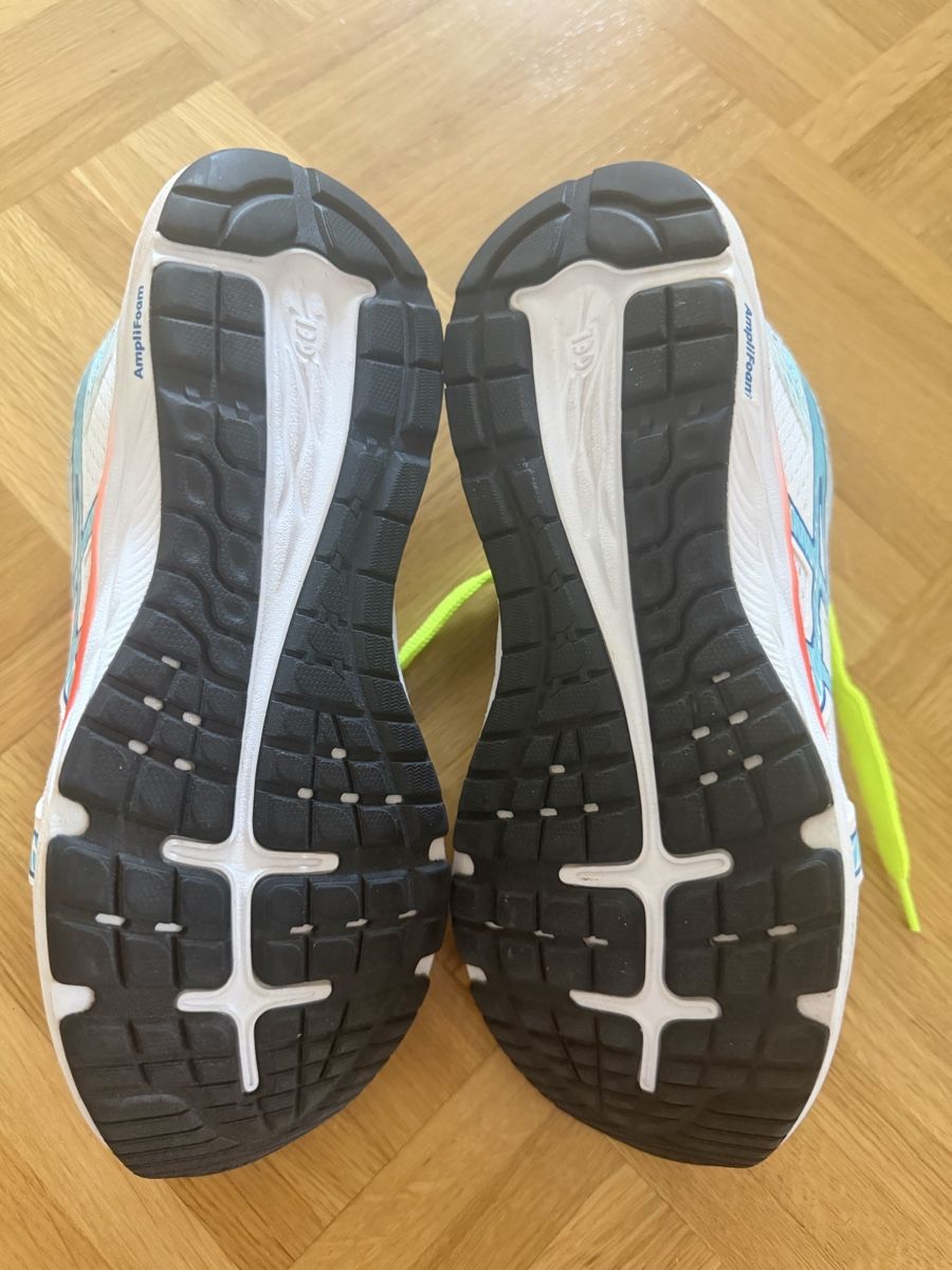 Asics Scarpe per ragazzi: Asics Laufschuhe weiss/blau Grösse 37 – Usato da Kilchberg ZH venduto da Von_dutch 3