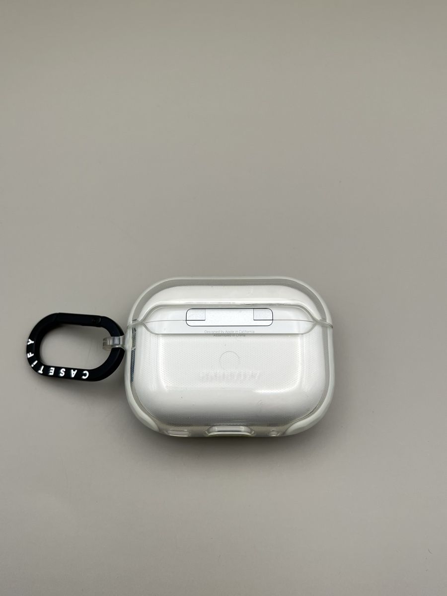 Cover & Protezioni schermo: Casetify AirPods Pro Case – Usato da Bern venduto da RussianDoll 5