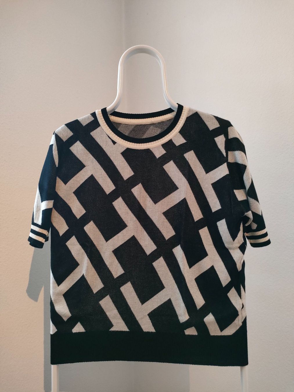 Maglioni & Felpe: Wunderschöner Pullover Round Neck – Nuovo (secondo la descrizione) da Dietikon venduto da MJ_Sporting 1