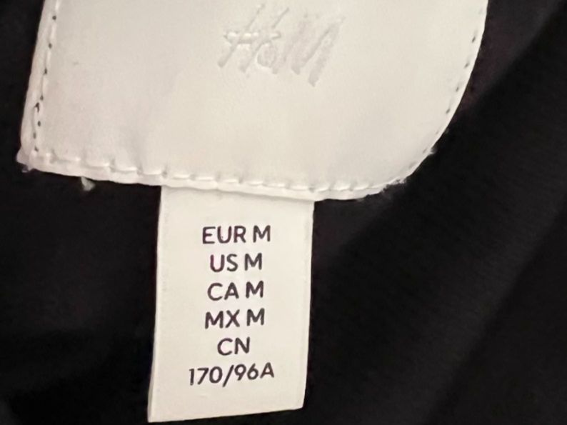 H&M Pulls & Sweat-shirts: H&M Damen kurzarm Pullover, Gr. M, Schwarz – D'occasion à Worb par farben20zauber 1