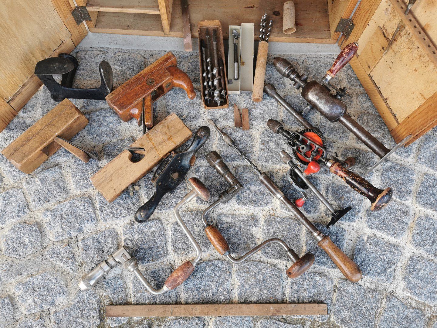 Tutti gli attrezzi: Vintage Werkzeug-Schrank – Usato da Speicher venduto da joreim 1