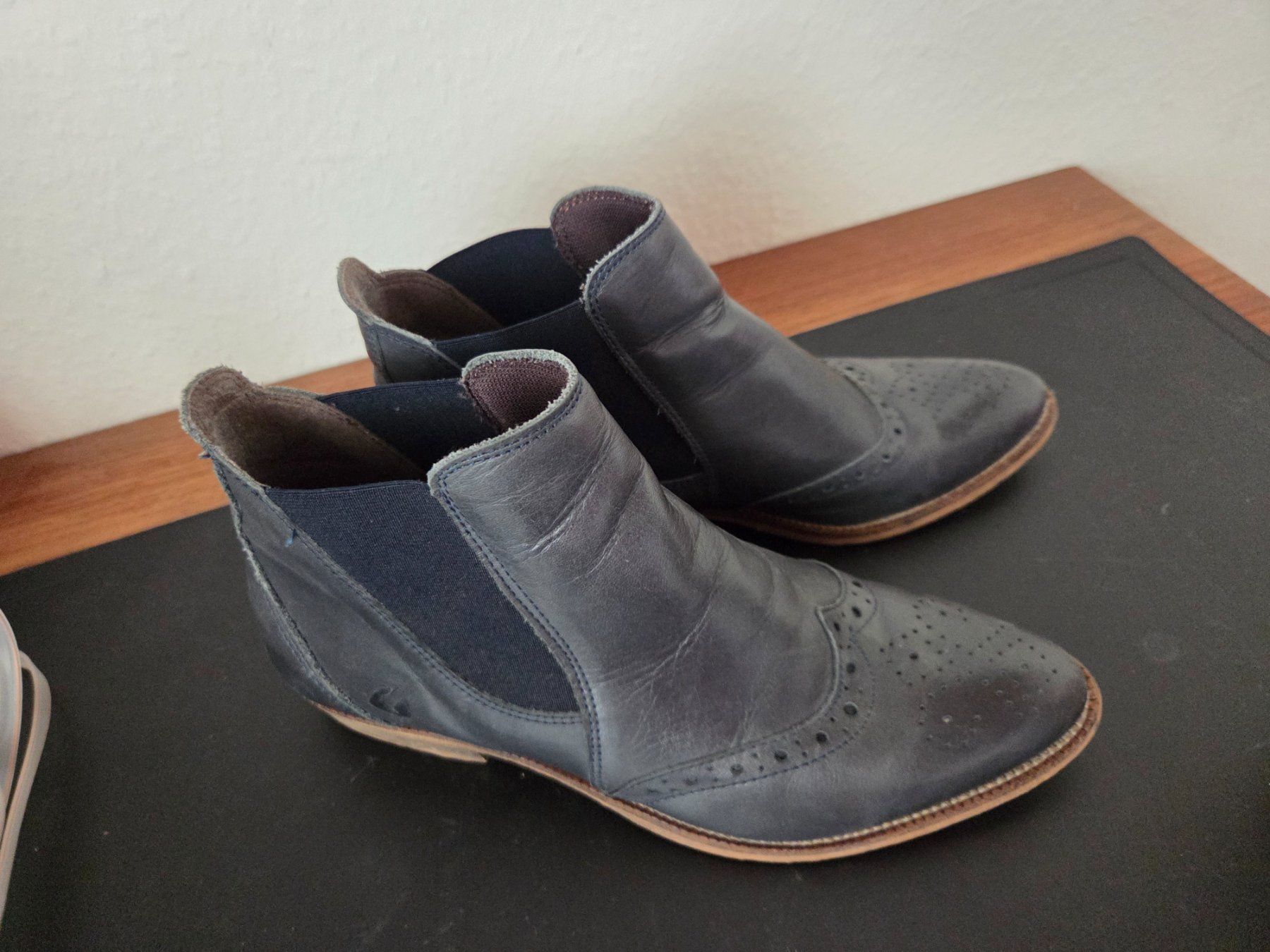Scarpe da donna: Blaue Chelsea Boots – Usato da Zürich venduto da Stephs13 4