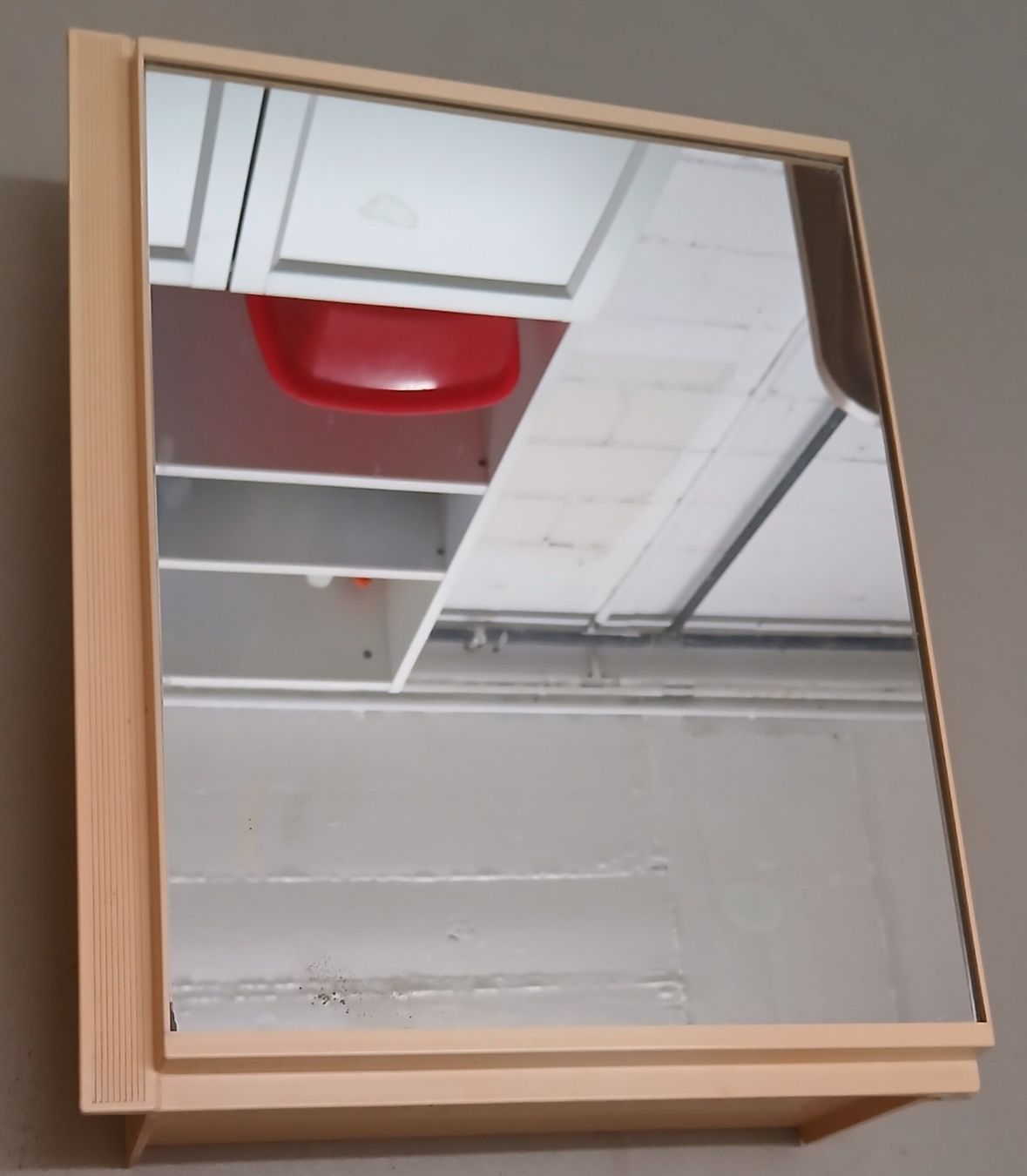 Schränke: Spiegel-Schrank – Gebraucht aus Sissach von mar_xc7r