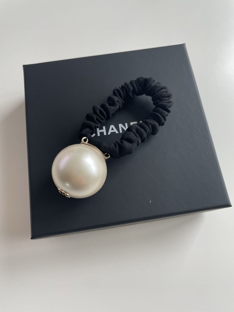 Chanel Accessori per capelli: Chanel Haargummi – Nuovo e nell'imballaggio originale da Winterthur venduto da 19.19 2