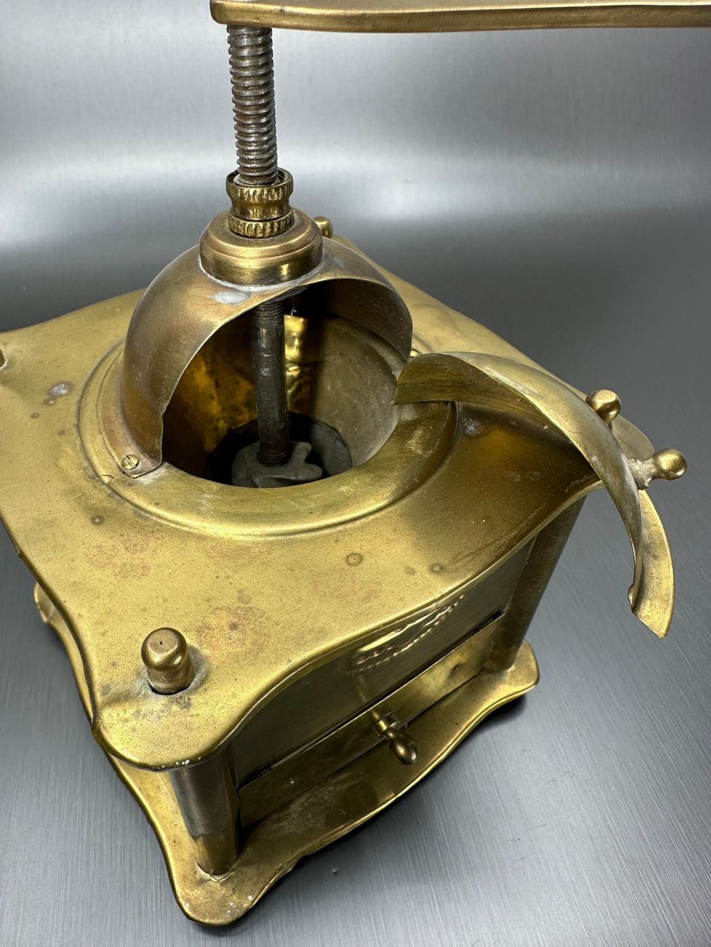 Appareils de cuisine: Antike Kaffeemühle Record, aus Messing – D'occasion à Arisdorf par Liquidus 2