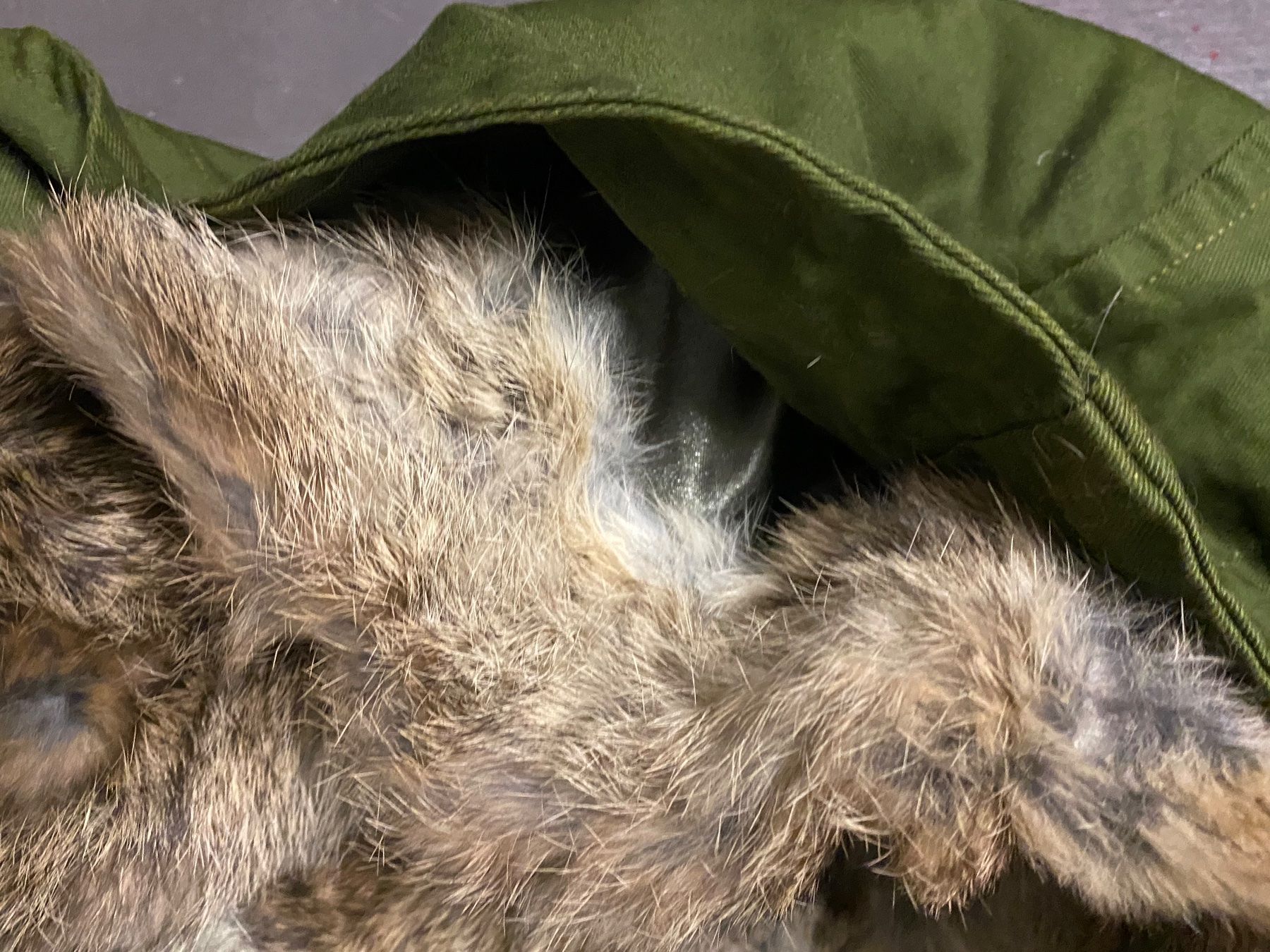 Jacken: Jacke von Shine Olive mit Pelz M – Neu (gemäss Beschreibung) aus Chur von simhofstr 1