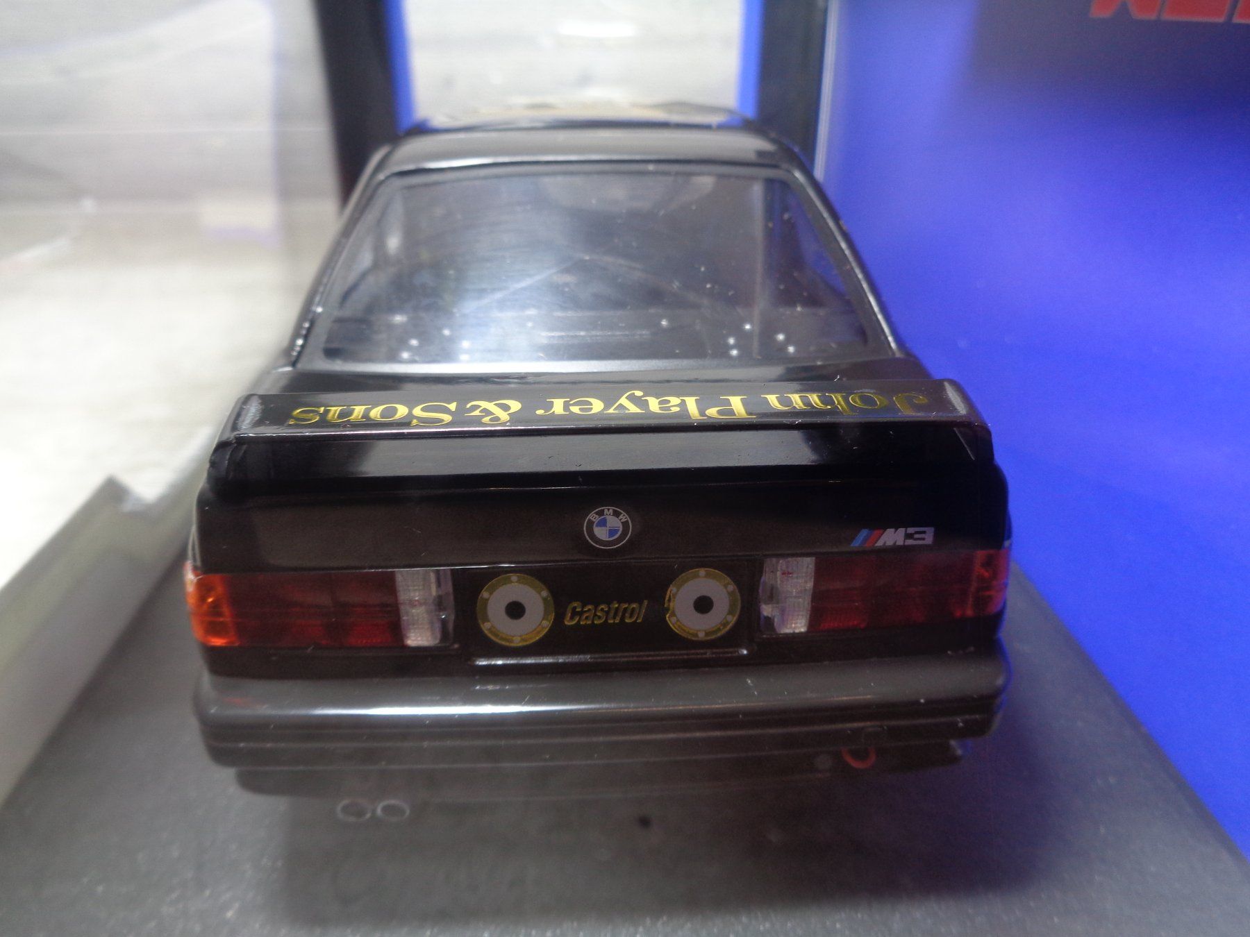 BMW Modellini d'auto: Werk83 1:18 Circuit BMW M3 E30 Bathurst 1987 – Nuovo e nell'imballaggio originale da Reconvilier venduto da rallycar 3
