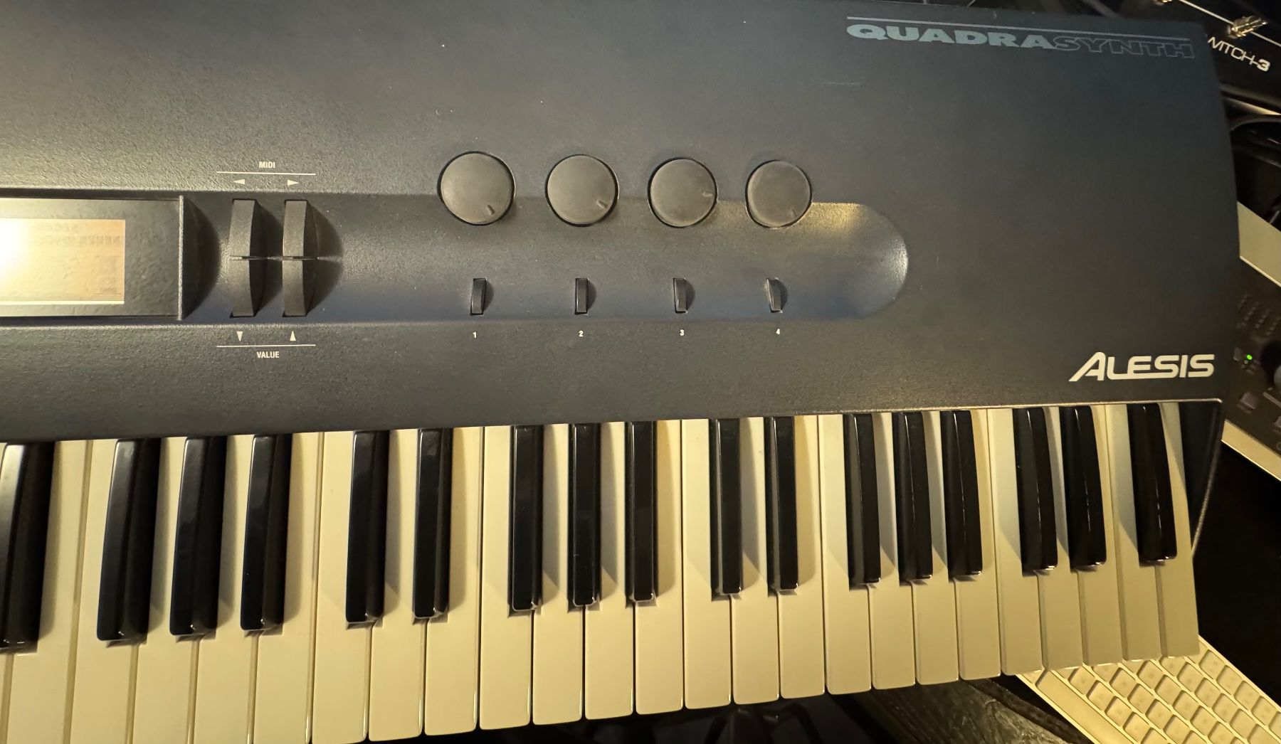 Alesis Strumenti musicali: Alesis Synthesizer zu verkaufen – Usato da Solothurn venduto da Eljuanito 3