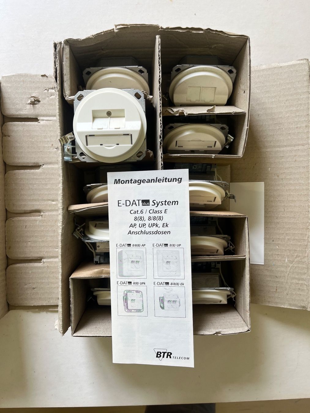 Spine: 20 x Netzwerkdosen Cat 6 LAN, E-DAT 200 System BTR, Internet – Usato da Netstal venduto da spaltflo01 2