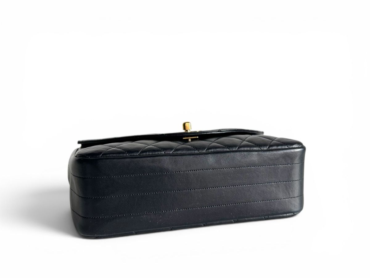 Chanel Borse da donna: Chanel Matelasse Lambskin Shoulder Bag Tasche – Usato da Kriens venduto da hannaandkiko 4