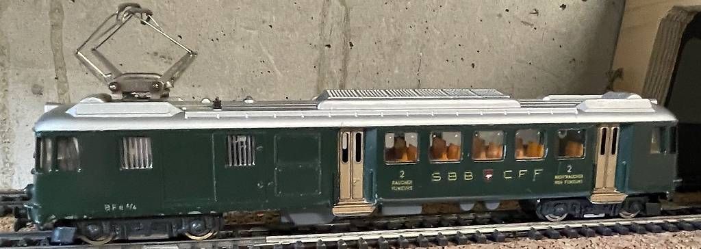 Modellini di ferrovie: Locomotive HAG BFe + 5 voitures CFF – Usato da Vionnaz venduto da isozjames