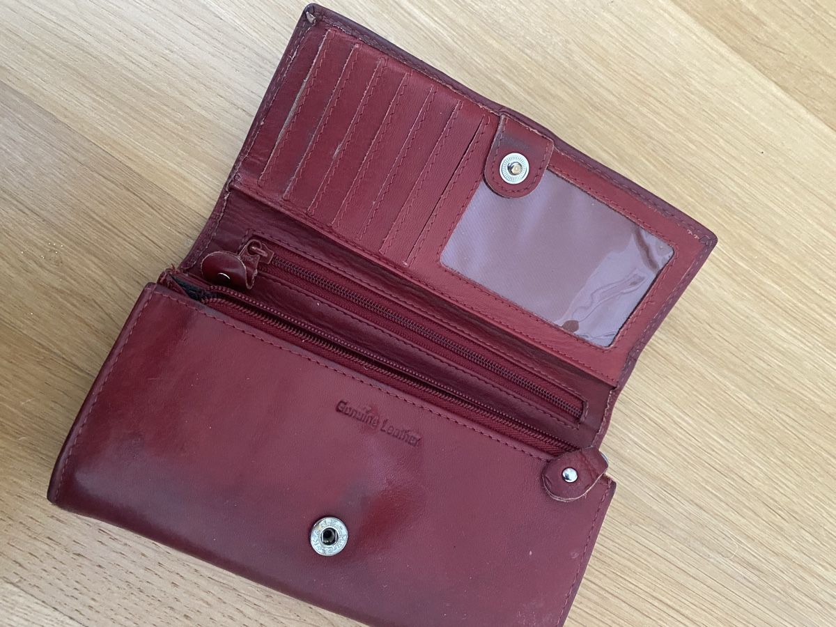 Brieftaschen: Portemonnaie Leder gebraucht – Gebraucht aus Zürich von angsch 1