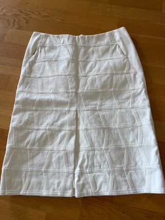 AKRIS White Skirt Size 36 (38) Summer Style Staple!