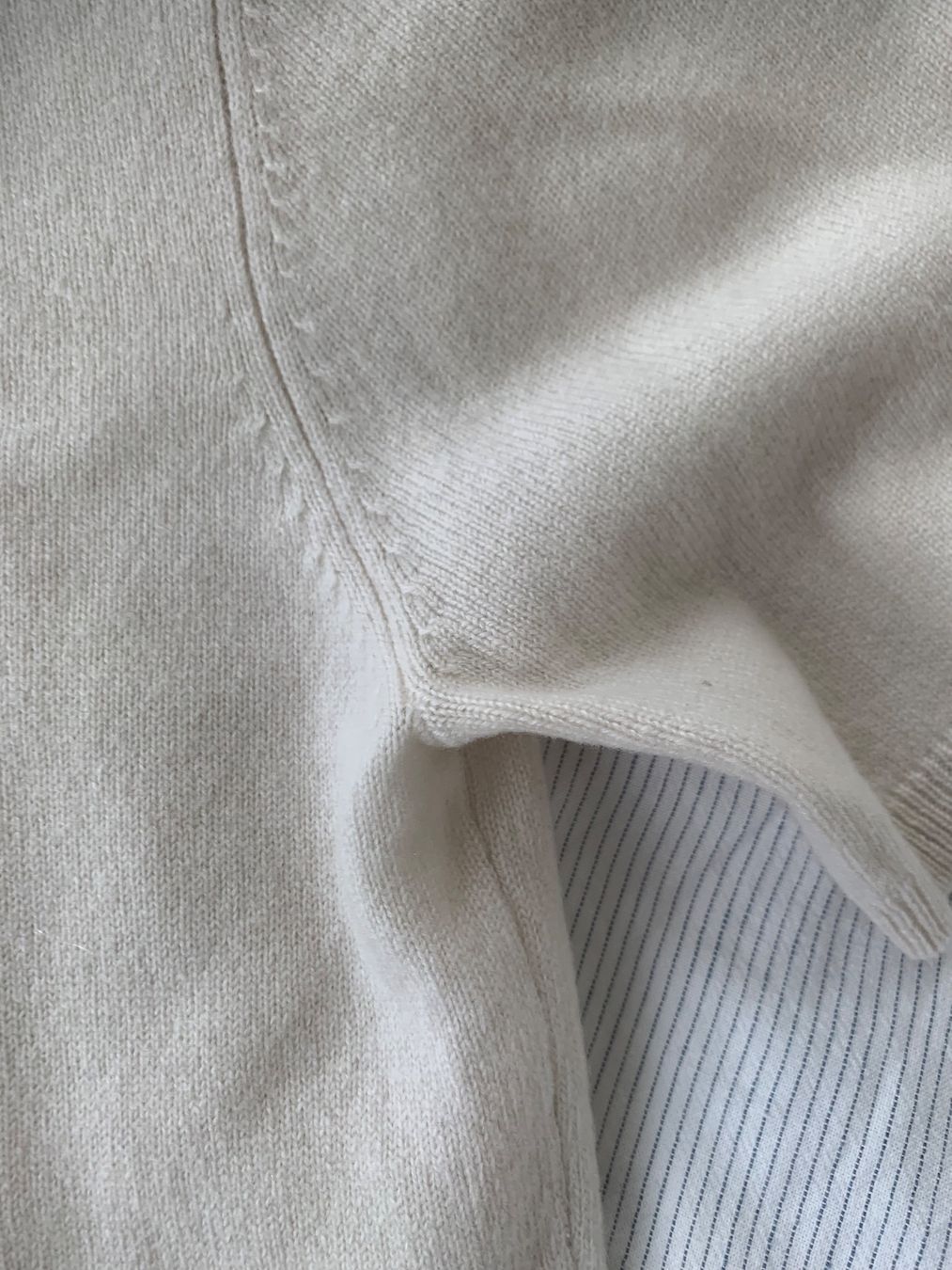 Maglioni & Felpe: Kaschmirpullover 100% in Creme Gr. S – Usato da Edlibach venduto da second_hand 1