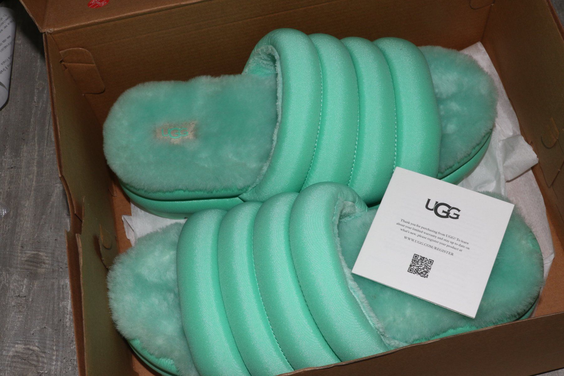 Ugg Damenschuhe: MEGA stylische & bequeme Schuhe von UGG Gr.40 – Neu und originalverpackt aus Oberwil-Lieli von Svetlana28 9