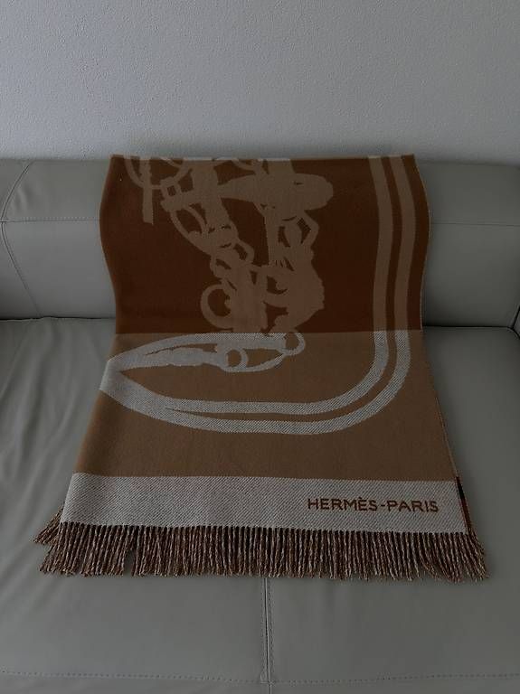 Hermès Coperte: Hermès Plaid Brides de Gala – Usato da Giubiasco venduto da mat_n8k5