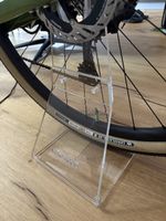 Transparenter Veloständer  Velo-Tool