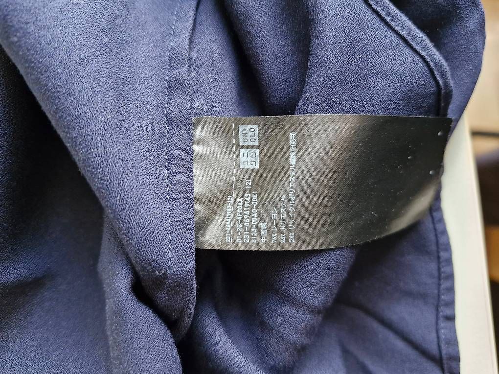 Camicette: Uniqlo Damenbluse Navy Blau – Usato da Biel/Bienne venduto da mor_x958 2