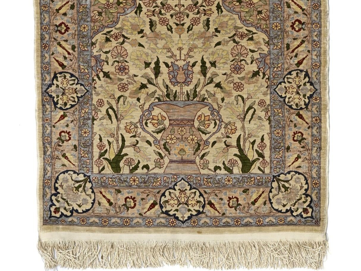Tappeti: Hereke signed silk carpet, Turkey, 20th c – Usato da Apples venduto da the_7jtf 2