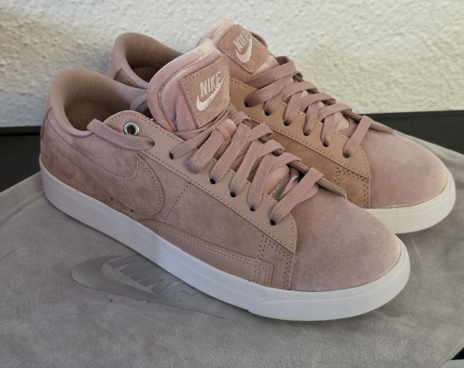 Nike Scarpe da donna: Nike Blazer Low LX, Gr. 38, neu – Nuovo e nell'imballaggio originale da Rheinsulz venduto da Gilea 4