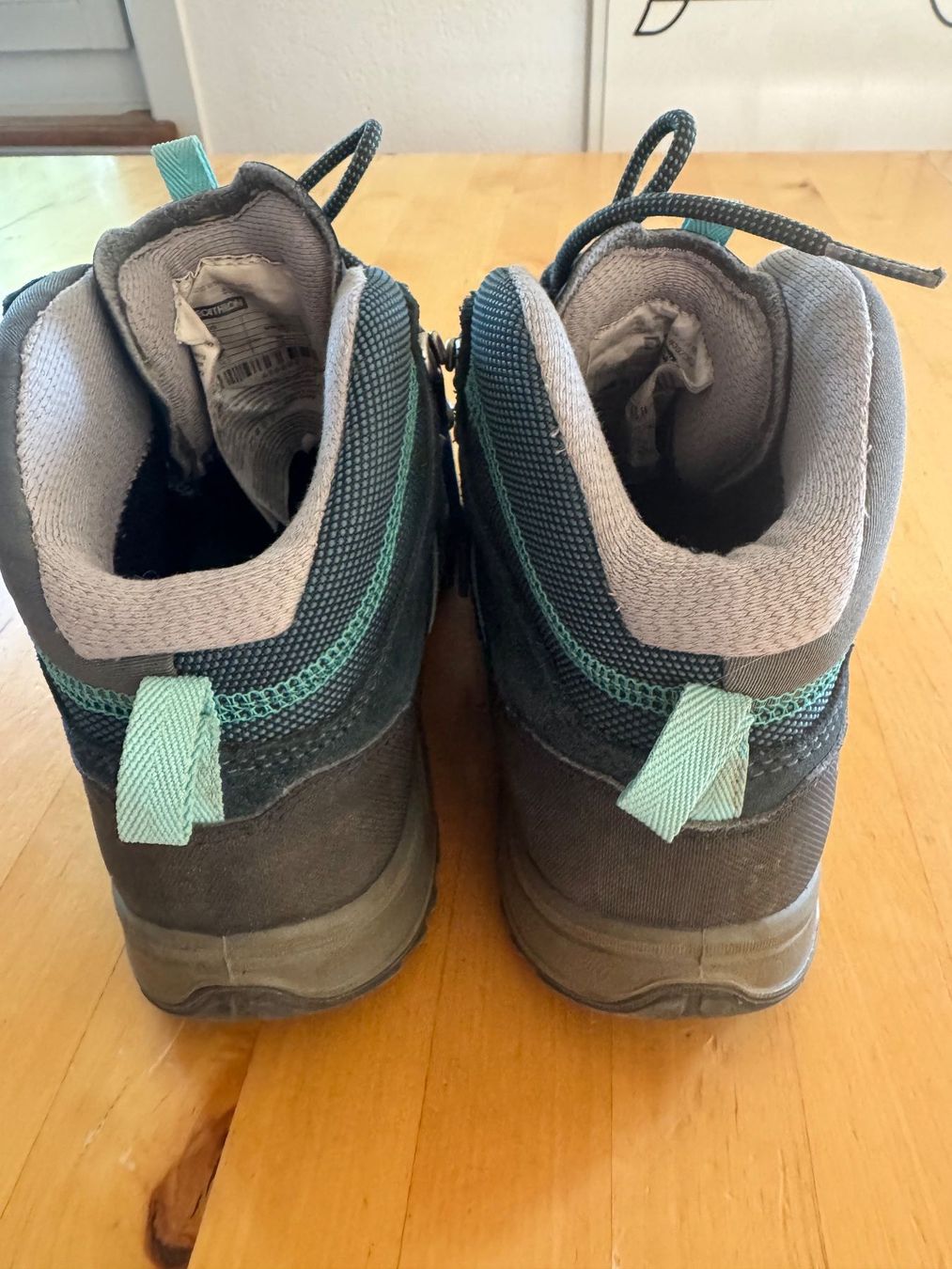 Decathlon Scarpe da uomo: Wasserfeste Wanderschuhe, Decathlon, Grösse 38, Top! – Usato da Spiez venduto da HomeShoppingSpiez 1