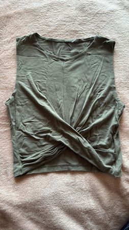 Croptop Olivegrün Gr. S