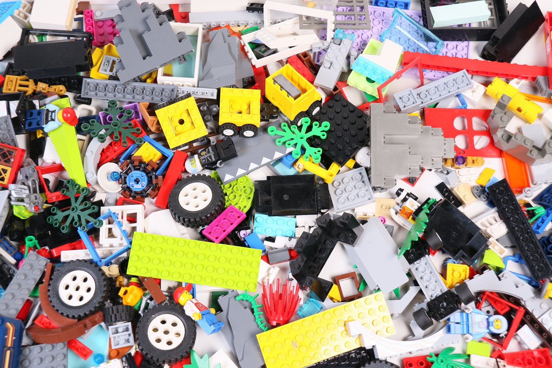 Lego Kit di costruzioni: 1.5 kg. Legoteile mit Minifiguren – Usato da Hettlingen venduto da Scholi99 2