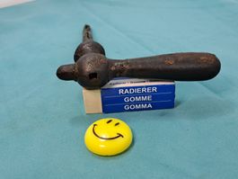 1 schöner antiker Tür Drücker - Stiftteil (LOT1593#TBS1)