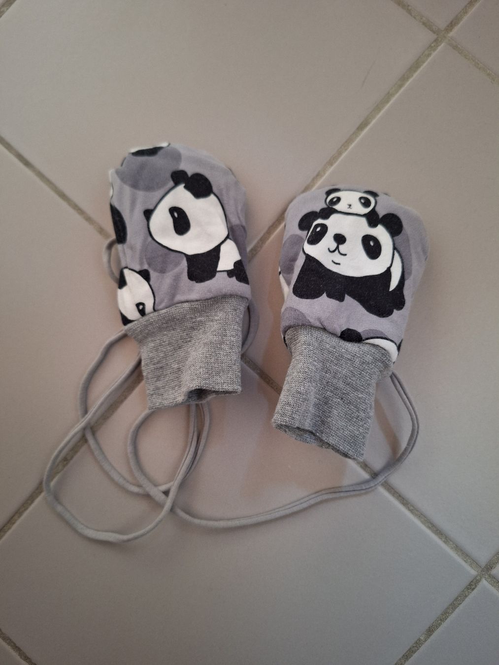 Guanti: Panda Hanschuhe – Usato da Sissach venduto da not_c2zq