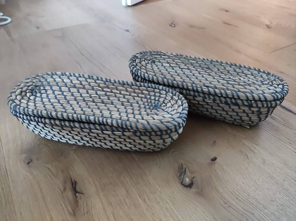 Altro per la casa: 2er Set Flechtkörbe mit Deckel  Wie neu – Nuovo (secondo la descrizione) da Zürich venduto da AK1860