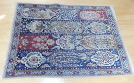Teppich alter Orientteppich mit speziellen Ornamenten u Farb