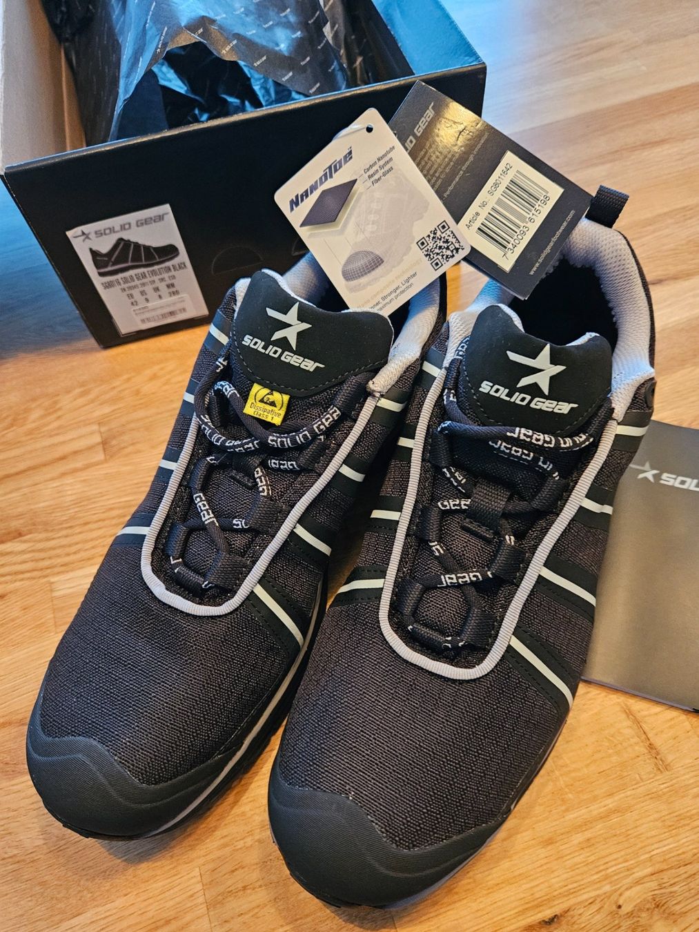 Scarpe da uomo: Sicherheits-Arbeits-Schuhe / Solid Gear Neu Gr. 42 schwarz – Nuovo e nell'imballaggio originale da Einsiedeln venduto da Salusa