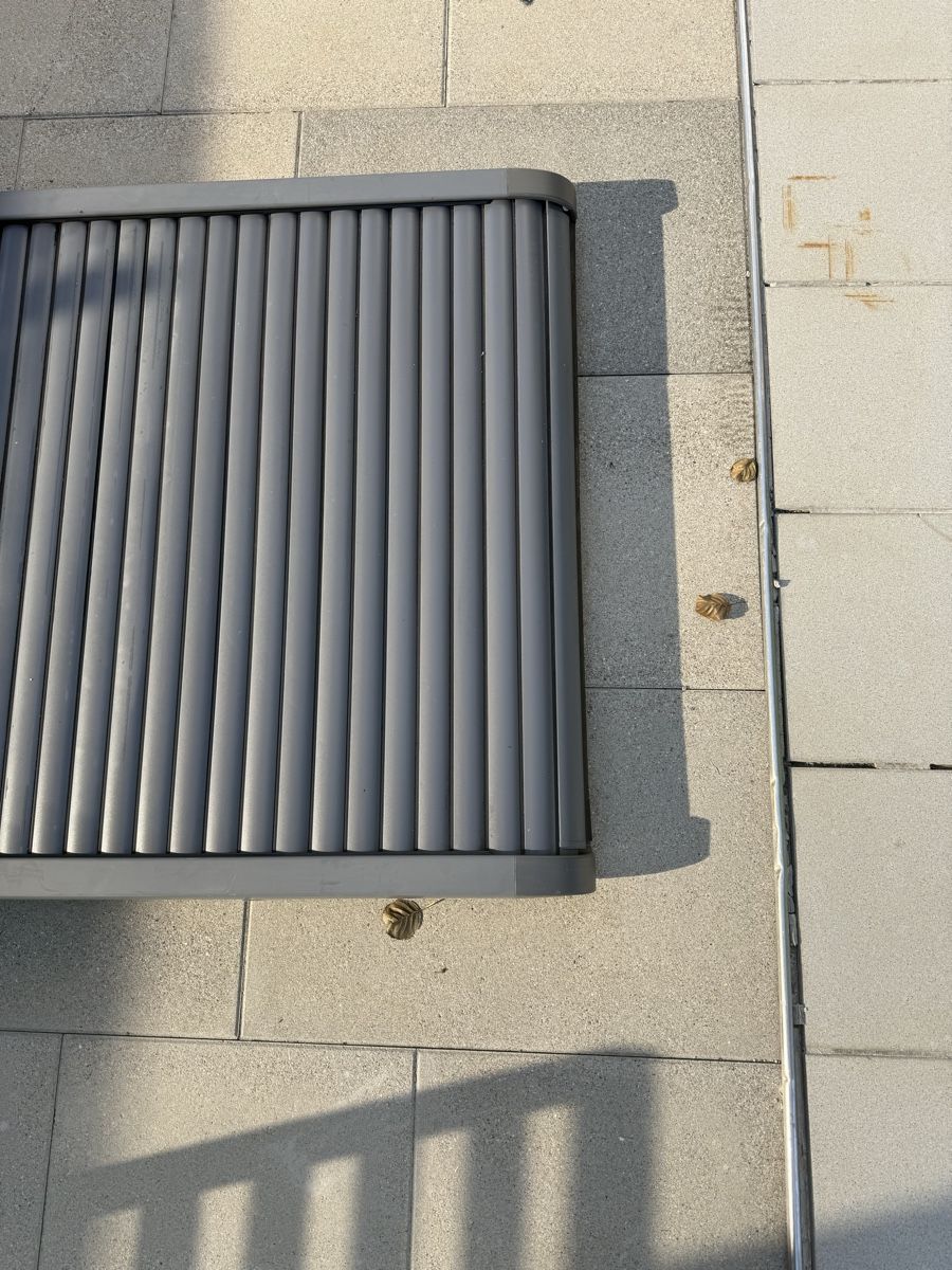 Velux Marquises: Velux Solar aussenrolladen MK08 – D'occasion à Hornussen par lupinsan.s 5