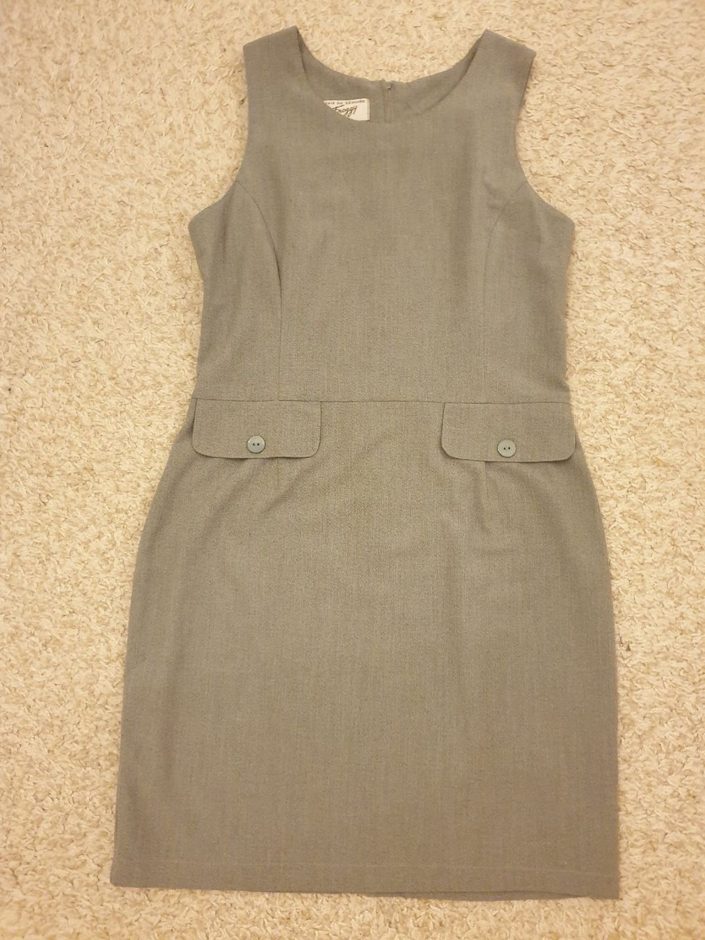 Vestiti: Robe classique vintage, S, grise, 56%viscose – Usato da Neuchâtel venduto da Verenas12 2