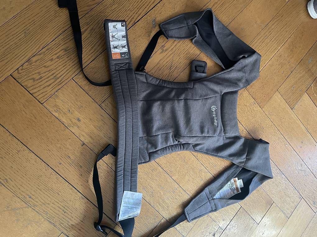 Porte-bébés ventraux & dorsaux: Porte-bébé Ergobaby Embrace gris – D'occasion à Genève par teuf1201 2