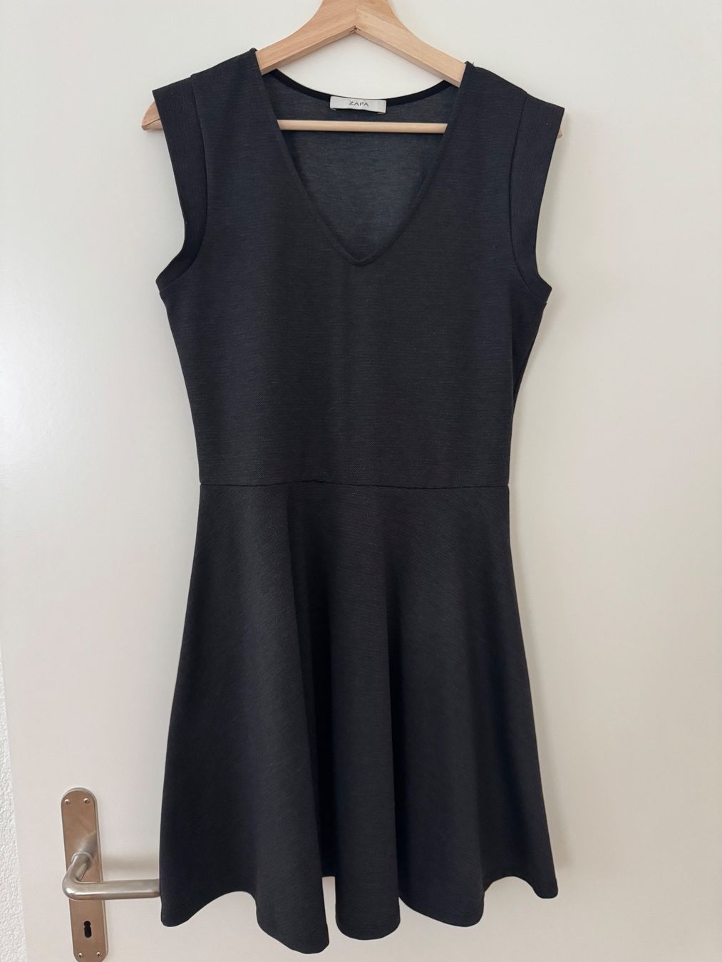 Vestiti: Robe ZAPA gris foncé taille 38 – Usato da Adliswil venduto da sskb