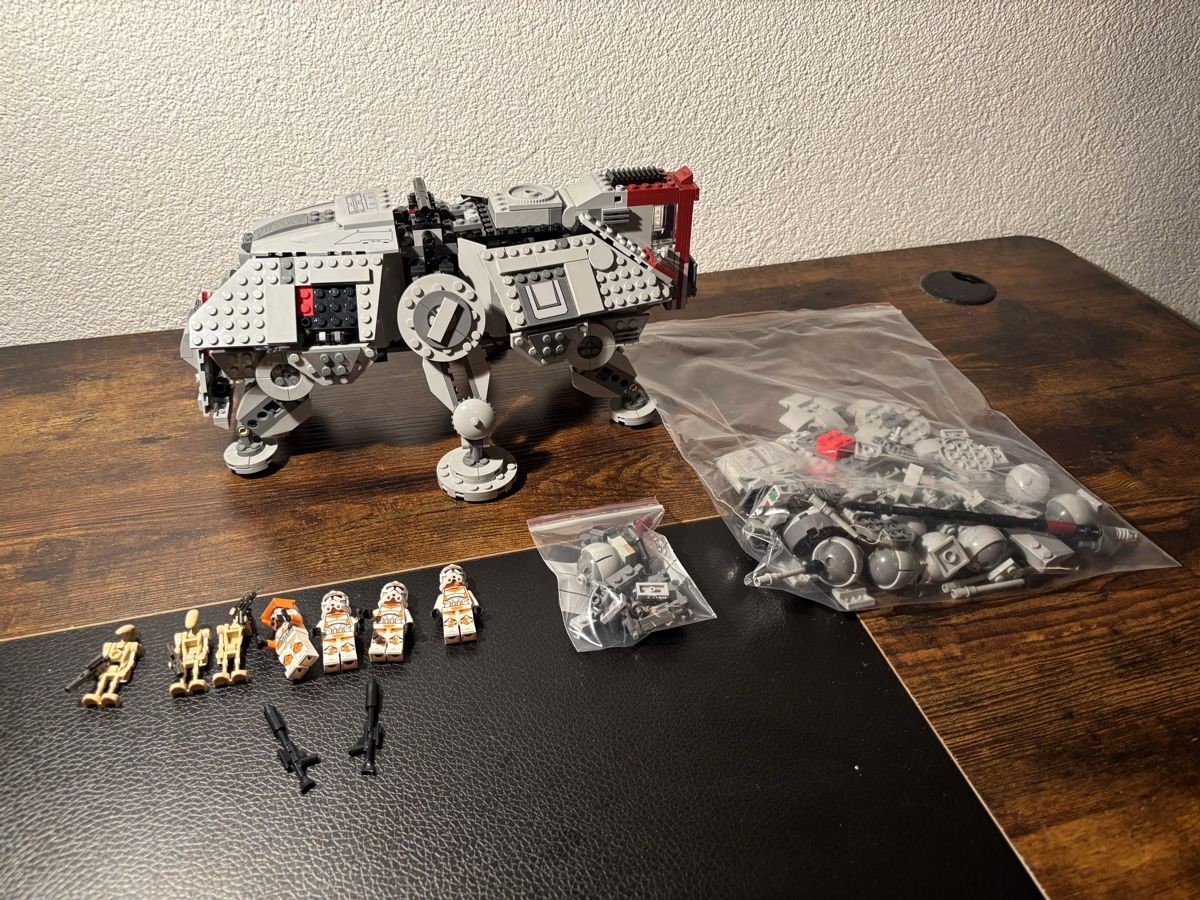 Lego Jeux de construction: LEGO 75337 AT-TE Walker - teilzerlegt  – D'occasion à Jonen par Sschriber