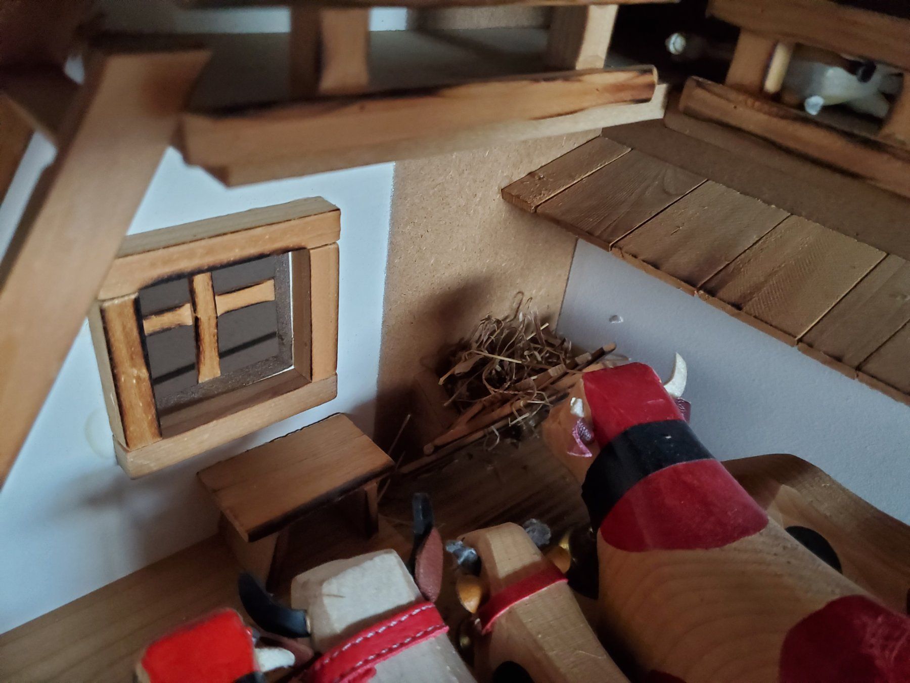 Giocattoli: Holzstall mit Tiere Figuren Handarbeit – Usato da Courtaman venduto da Silb 3
