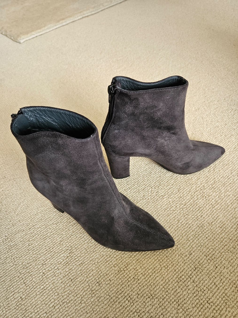 Scarpe da donna: Bottines en daim gris – Usato da lausanne venduto da josianemuller 3