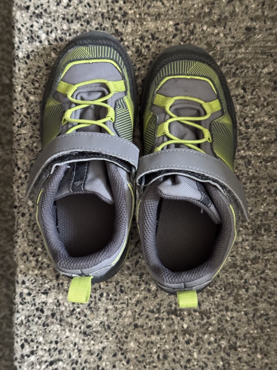 Decathlon Schuhe für Jungen: Chaussures Quechua enfant (28) – Gebraucht aus Biel/Bienne von inf_mr5w 5
