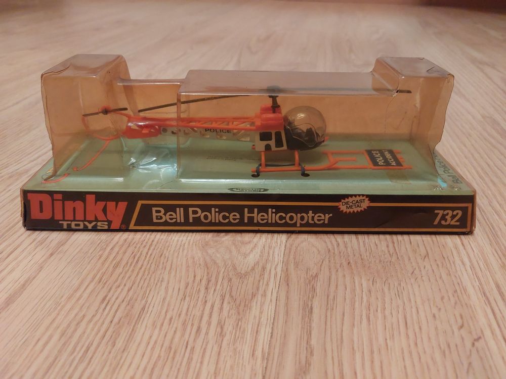 Hélicoptère Bell police - Dinky Toys GB - autojaune collection