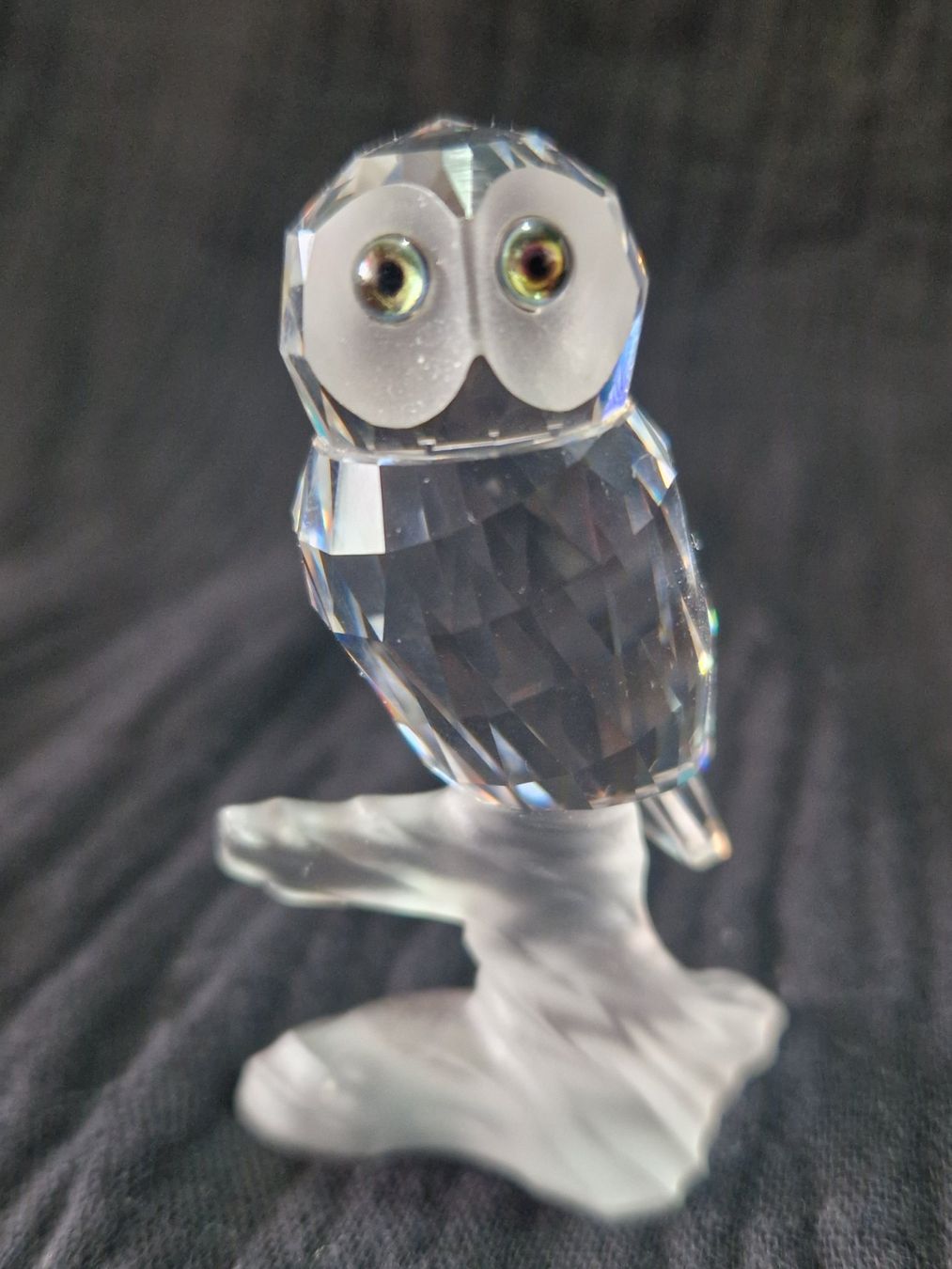 Swarovski Figuren: Swarovski Eule auf einem Ast – Gebraucht aus Winterthur von Sadega